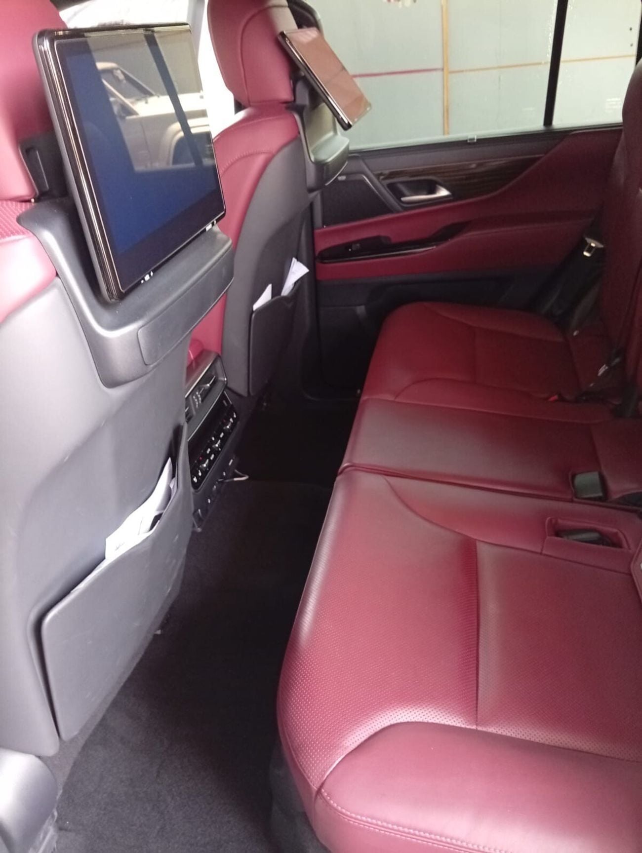 Lexus LX600
