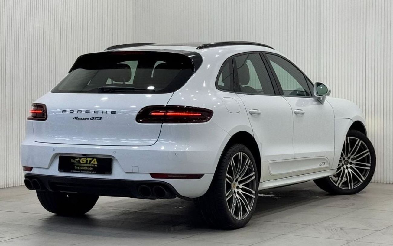 بورش ماكان GTS 3.0L (360 HP) 2017 Porsche Macan GTS, Service History, Fully Loaded, Carbon Fiber Package, GCC