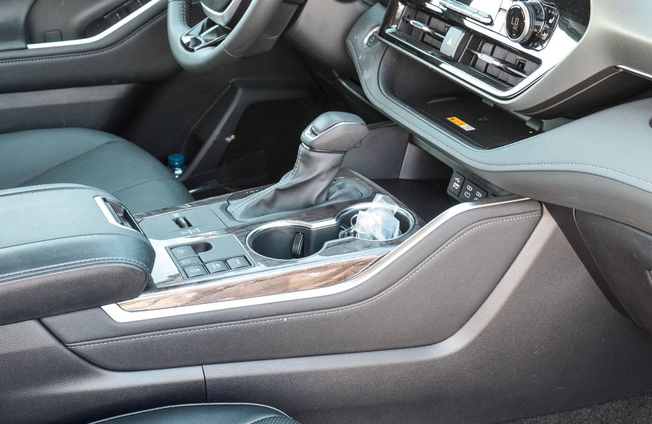 Toyota Highlander TOYOTA HIGHLANDER HYBRID LIMITED 2.5L AWD SUV 2025