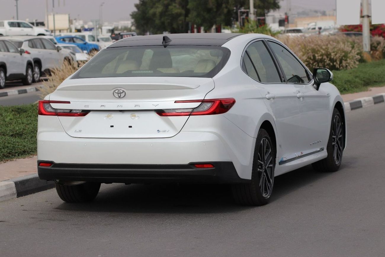 Toyota Camry 2.5LE, KEYLESS ENTRY,PUSH START, PANORAMIC ROOF, ALLOY WHEELS, MODEL 2025