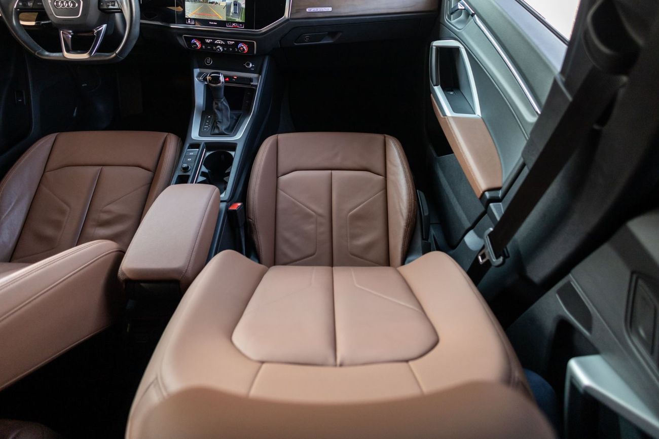 أودي Q3 40 TFSI quattro S Line 2.0L SUV Coupe