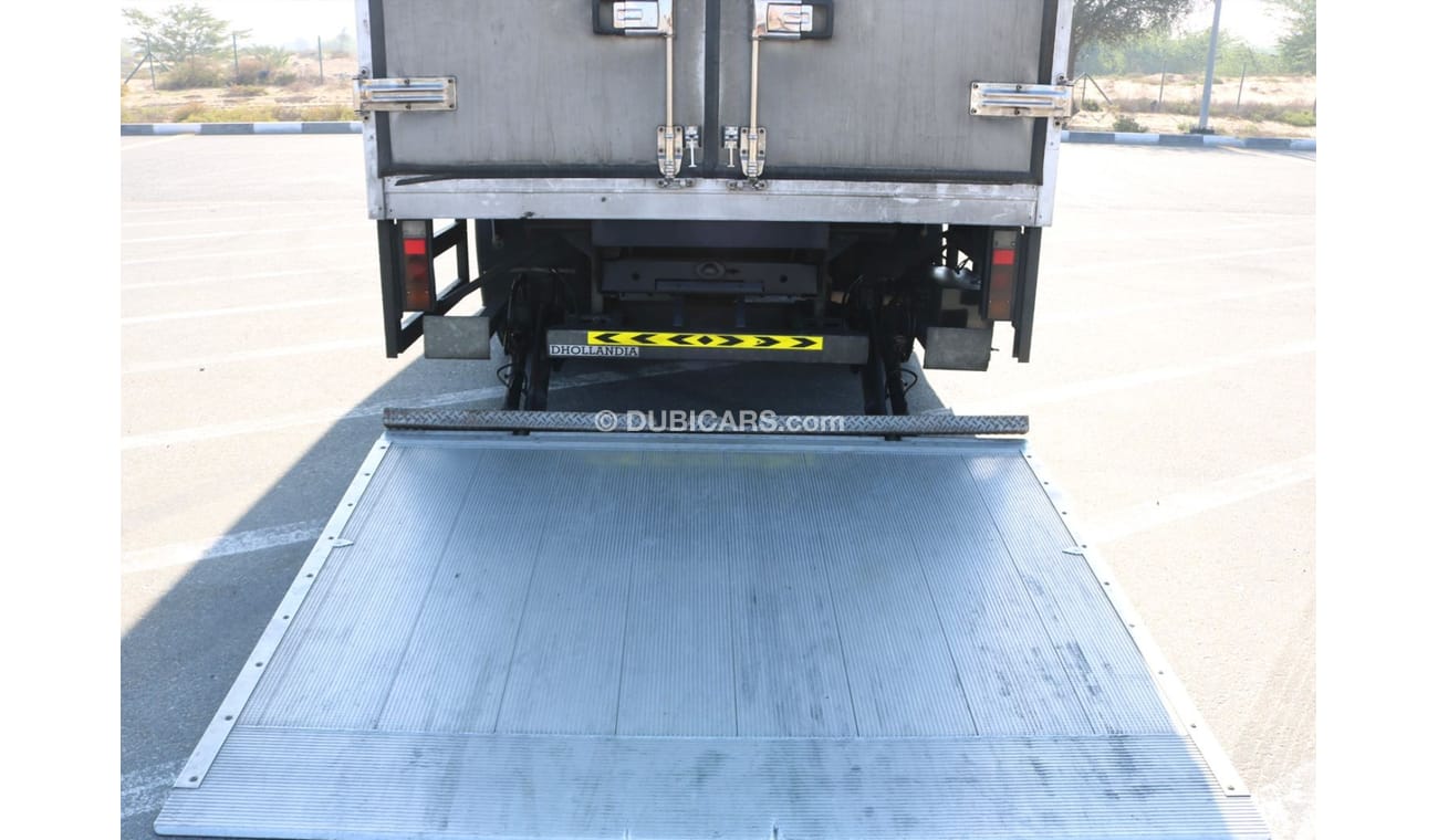 ميتسوبيشي فوسو كانتير 2017 | FUSO CANTER INSULATED BOX 4 TON M/T DIESEL WITH GCC SPECS AND EXCELLENT CONDITION