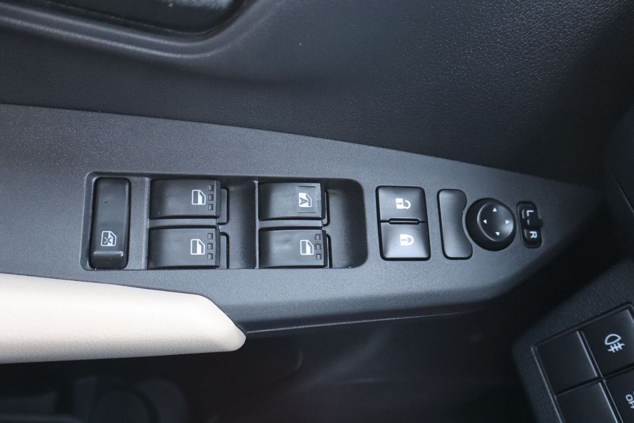 تويوتا يارس 1.5L E