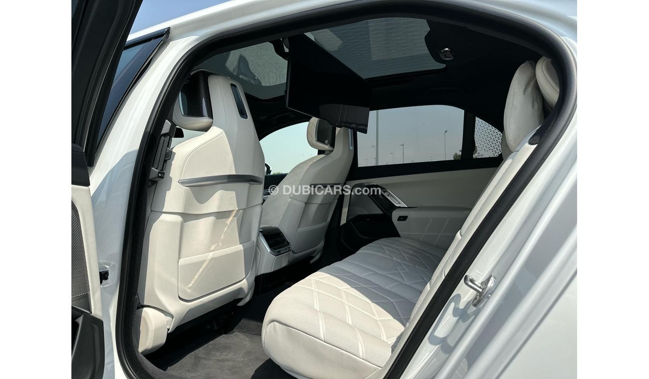 BMW i7 xDrive60 - MY 2023 - EUR SPEC - WHT_WHT - RANGE 590KM (LOCAL OFFER)