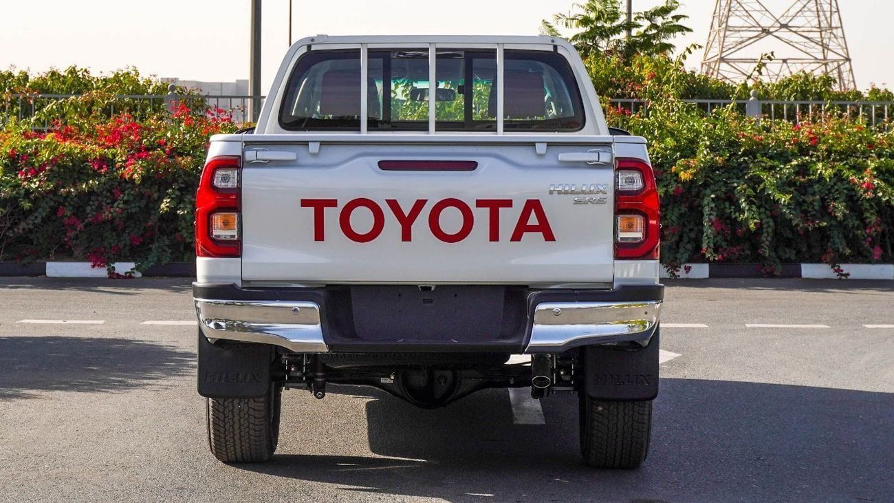 تويوتا هيلوكس SR5 ECTAGR005 – 2026 Toyota Hilux Double Cab 2.7L Petrol Manual 4wd – White w Red