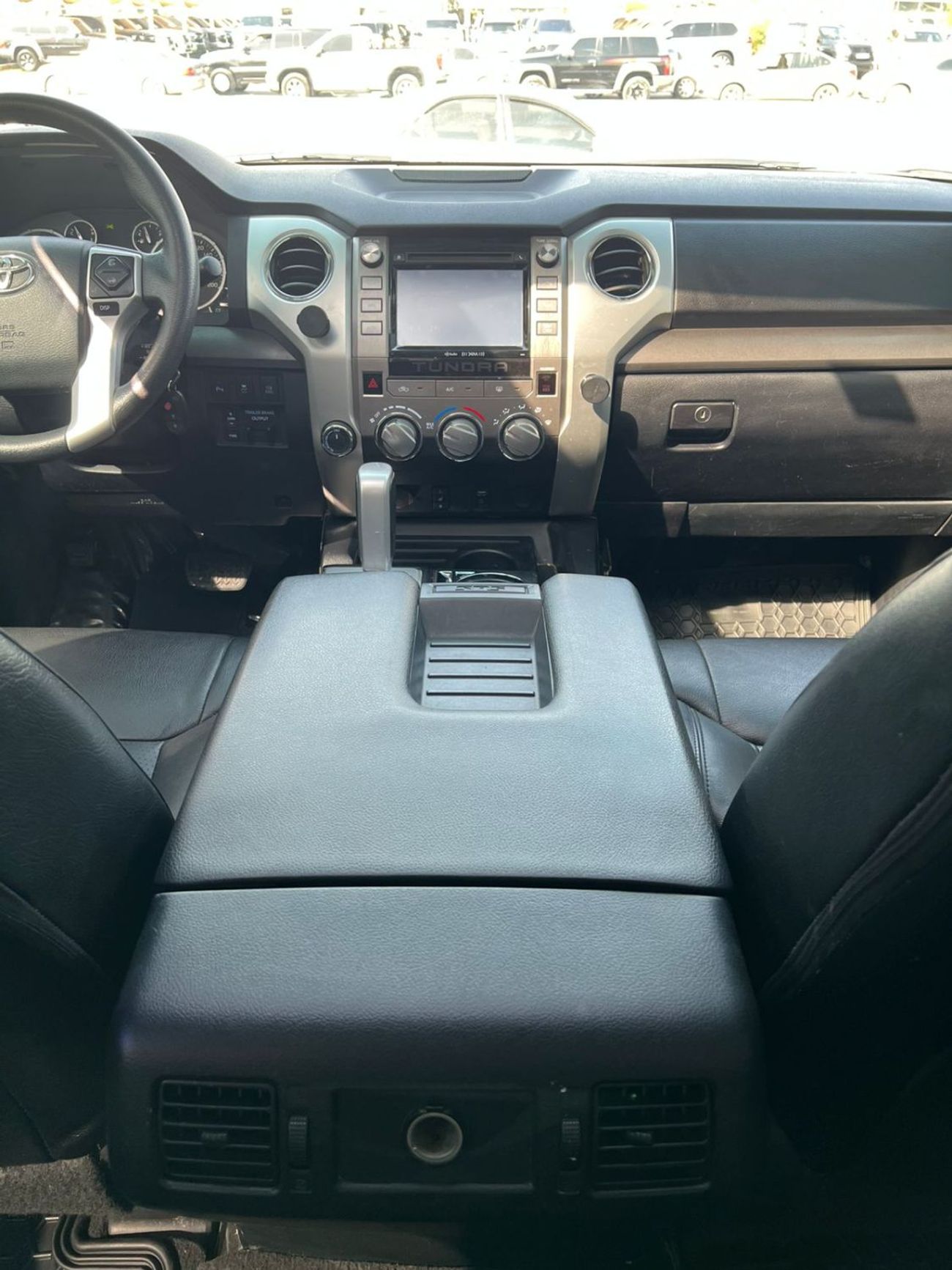 Toyota Tundra TOYOTA TUNDRA 2017 Crewmax SR5 5.7L/V8