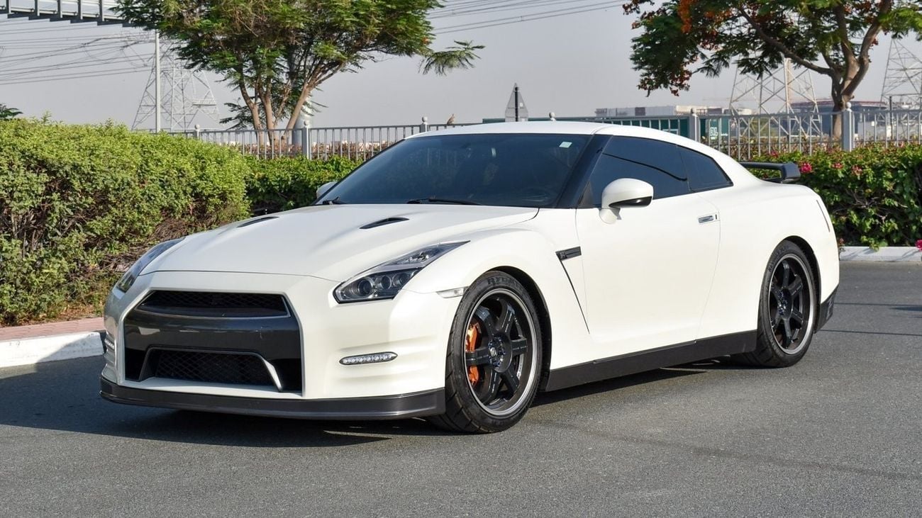 Nissan GTR Black edition