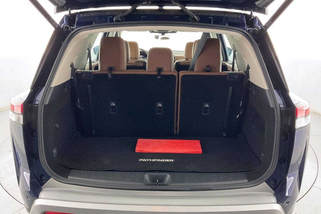 نيسان باثفايندر SL | عرض العيد الحصري | خالية من أضرار الفيضانات