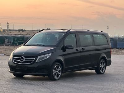 مرسيدس بنز V 250 موديل 2018 خليجي فل مواصفات بانوراما وتحكم كهربي كامل ونظام صوت ممتاز