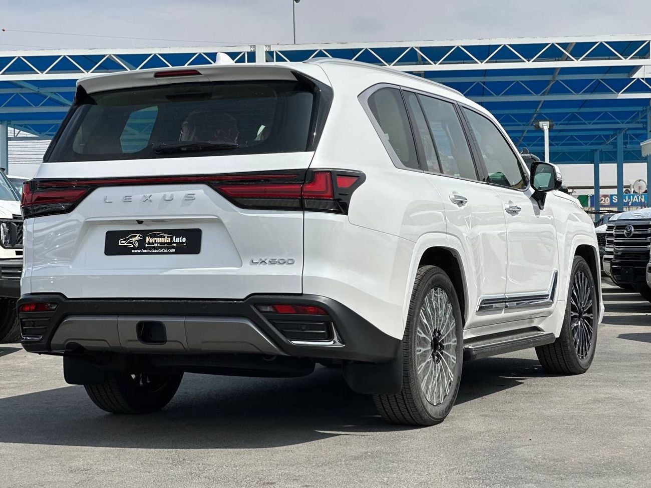 لكزس LX 600 LX600 VIP 3.5 لتر PTR أوتوماتيك // 2026 // كاملة المواصفات: مقاعد VIP، رادار وشاشة عرض رأسية، كاميرا