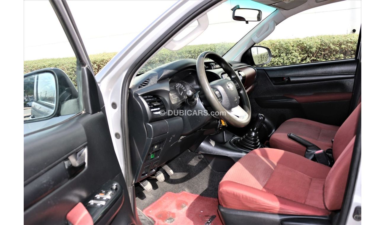 تويوتا هيلوكس GLX تويوتا هايلكس 2017 خليجي فورويل جير عادي