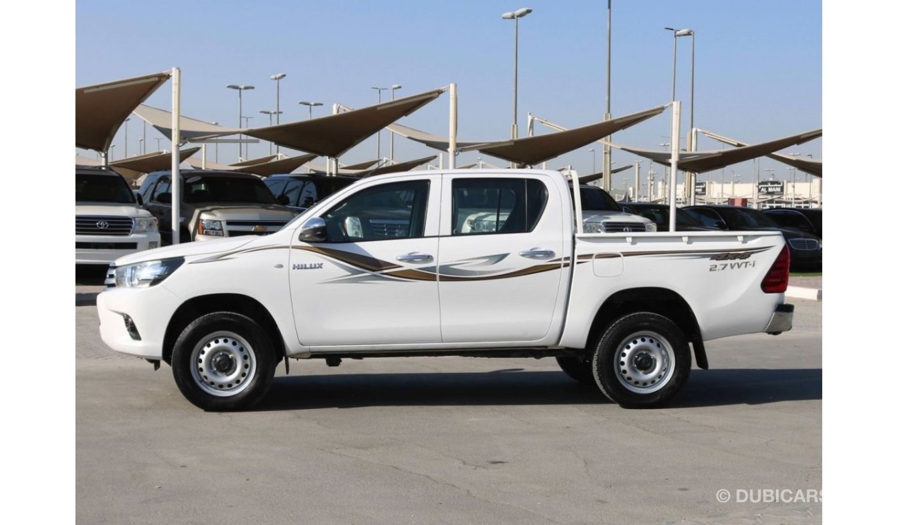 Toyota Hilux 2017 | HILUX 4X4 DOUBLE CABIN PICKUP WITH GCC SPECS AND EXCELLENT CONDITION