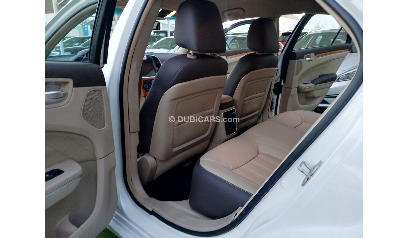 كرايسلر 300 موديل 2014  محول 2021رادار بصمة  وارد مثبت سرعة تحكم رنجات حساسات جناح خلفى بحالة ممتازة