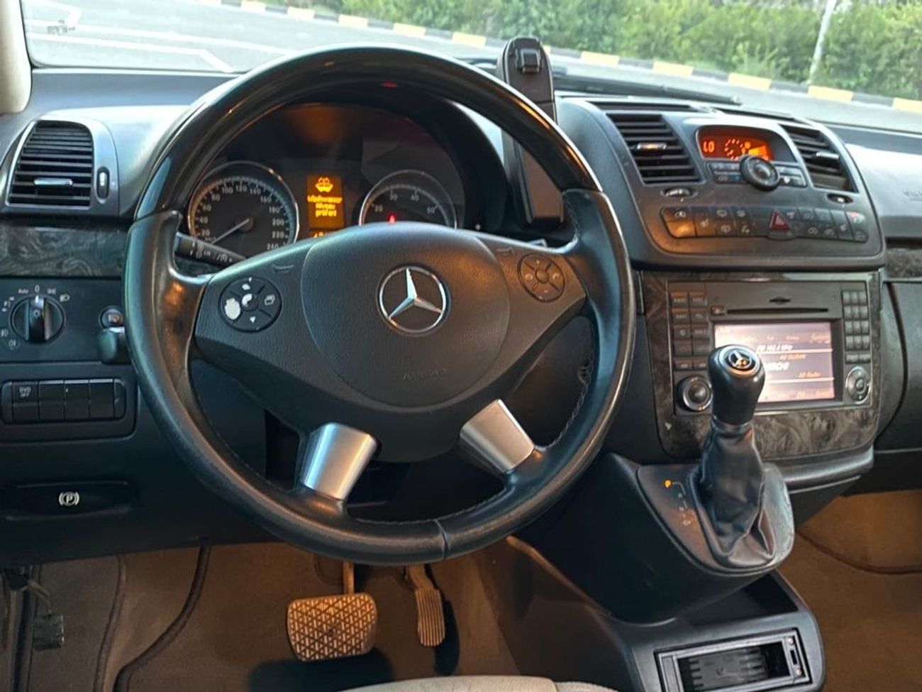 Mercedes-Benz Viano MERCEDES VIANO 2015 GCC V6 3.5L PERFECT CONDITION - ACCIDENT FREE