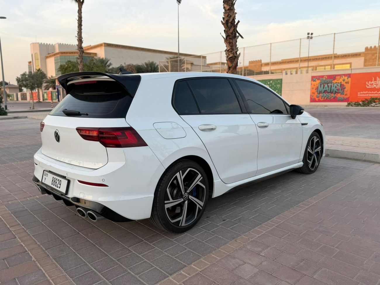 Volkswagen Golf R Base 2.0T