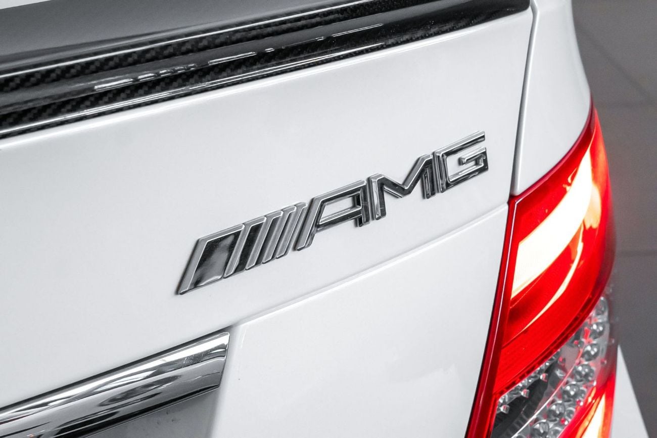 Mercedes Benz C63 AMG Std 6.2L