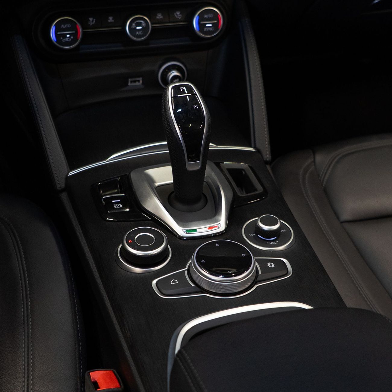 ألفا روميو ستيلفيو Super 2.0L AED 1,436 pm • 0% Downpayment • Alfa Romeo Stelvio Q4 • 1 Year Warranty