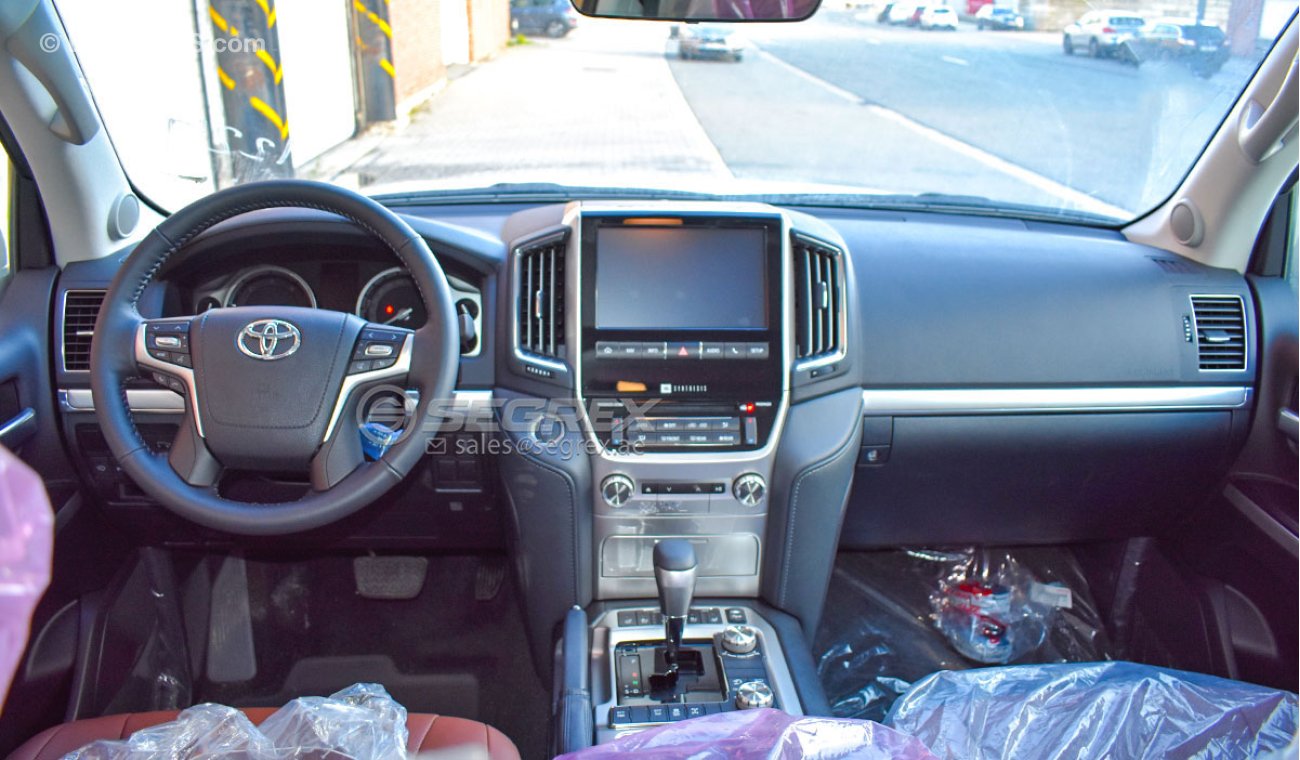 Toyota Land Cruiser 4.5L Turbo Diesel con Asientos de Cuero, Visión 360°, Pantallas Traseras y Techo Solar T/A 2019