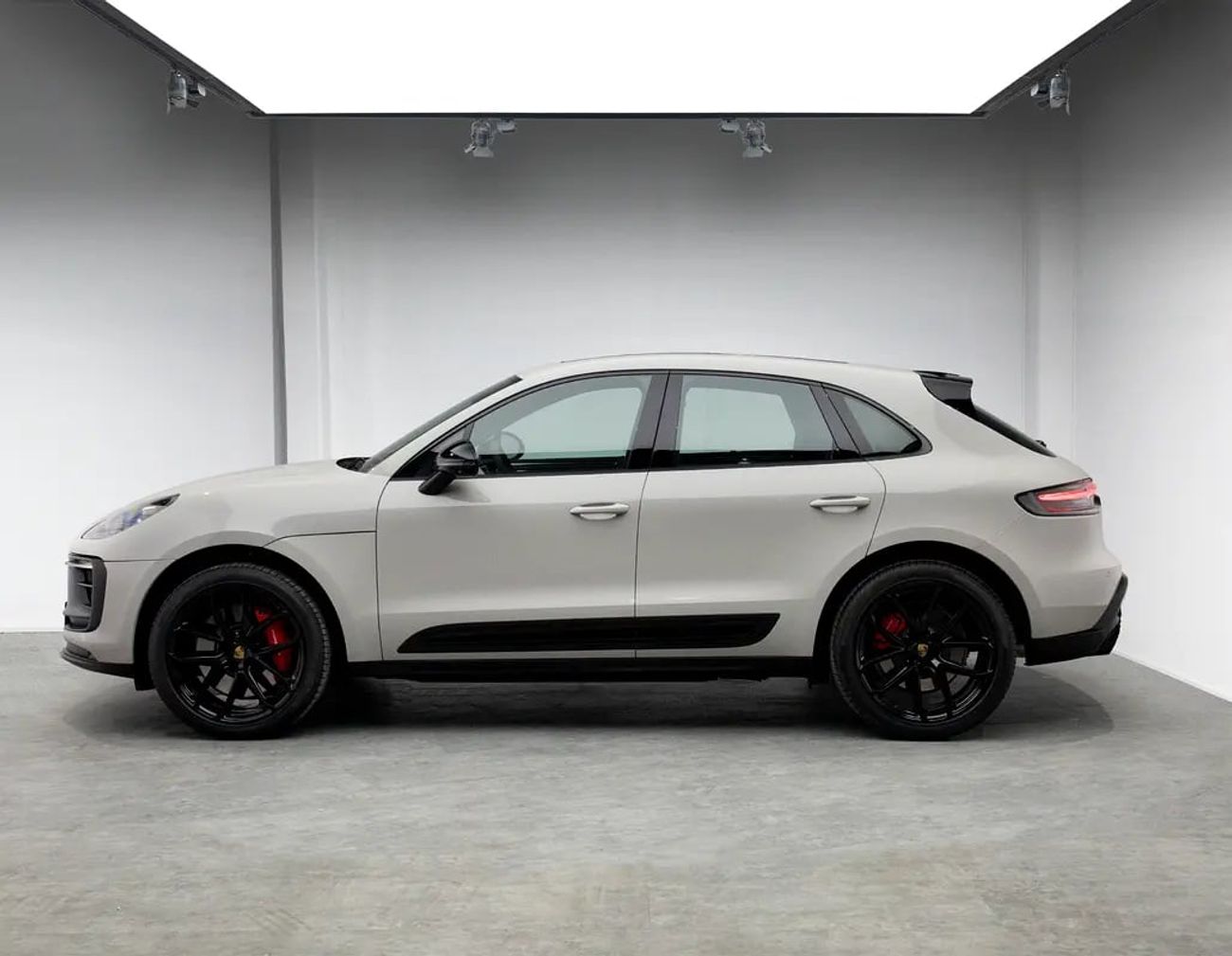 Porsche Macan GTS Service History • Huge Specification • GCC Specs