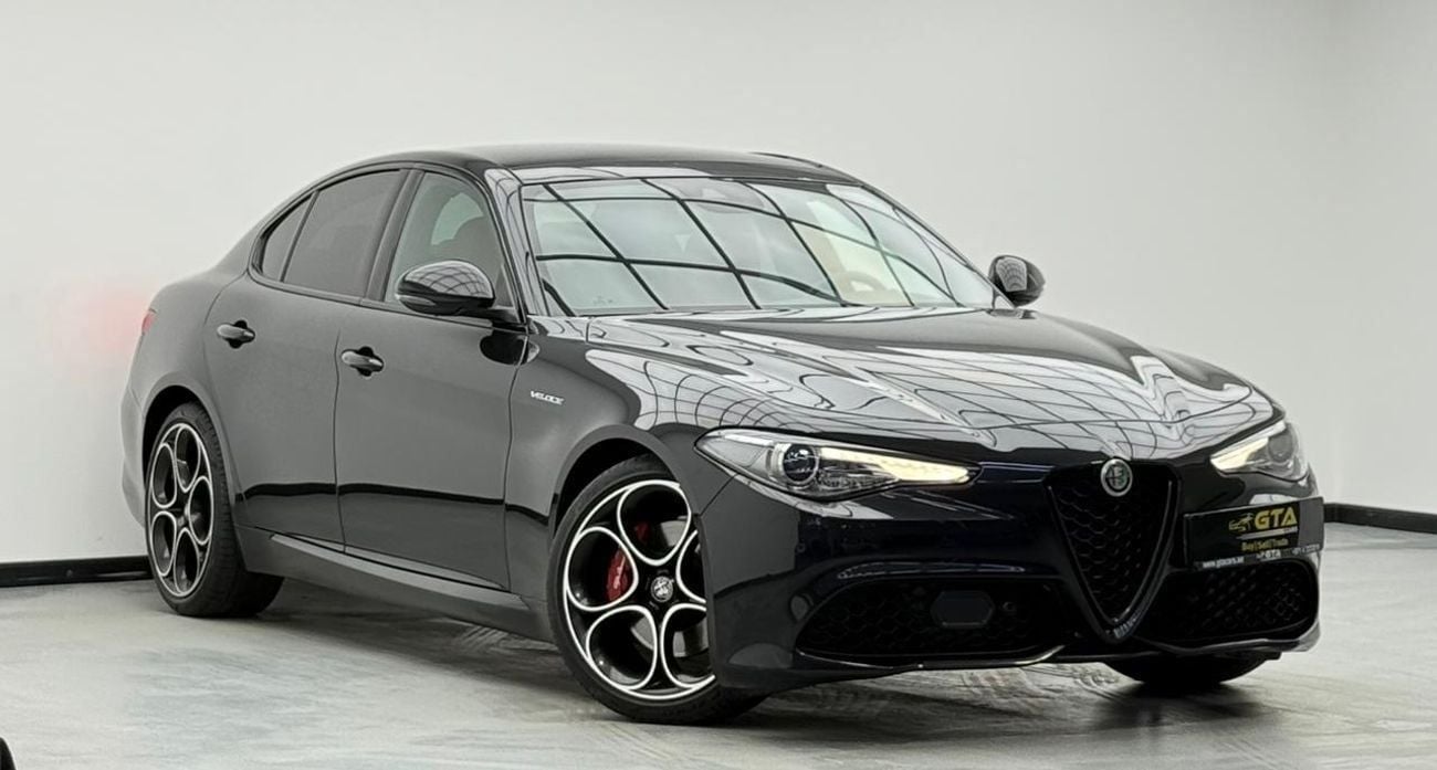ألفا روميو جوليا 2023 Alfa Romeo Giulia Veloce Q2, 2027 Alfa Romeo Warranty + Service Pack, Excellent Condition, GCC