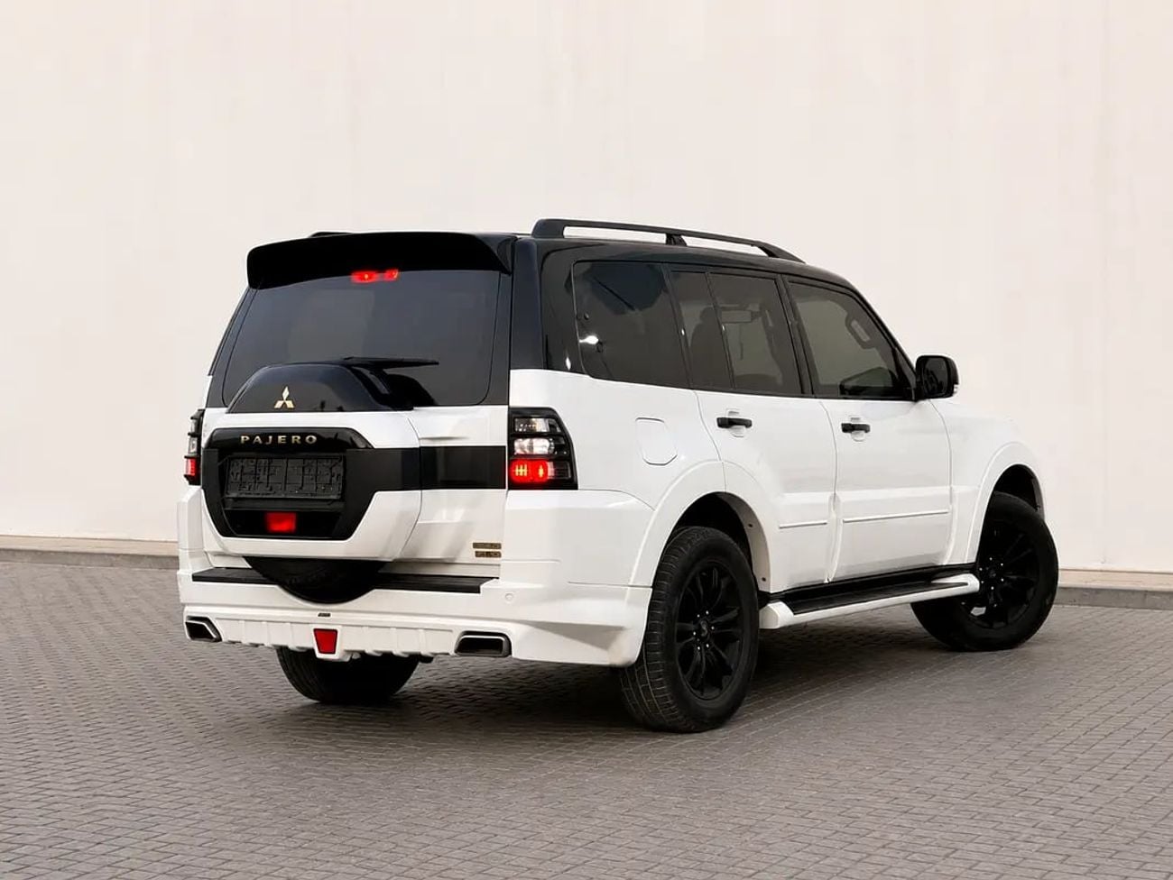 Mitsubishi Pajero GLS Top Line GCC Specs