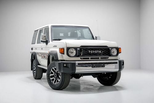 تويوتا لاند كروزر 70 Hardtop 2.8L - Manual - White Inside Bluish Grey | Export Only