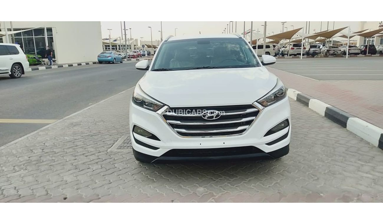 Hyundai Tucson SE - Very Clean Car