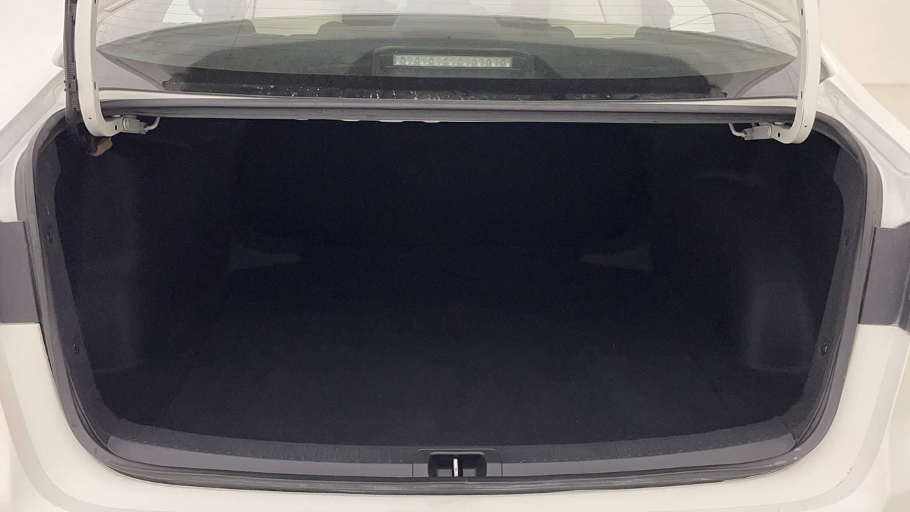 تويوتا كورولا XLI 1.6 | بدون دفعة مقدمة | اختبار القيادة في المنزل