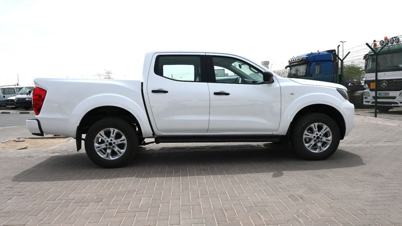 Nissan Navara NISSAN NAVARA 2.5 PETROL SE 4X2 MT DC PLUS