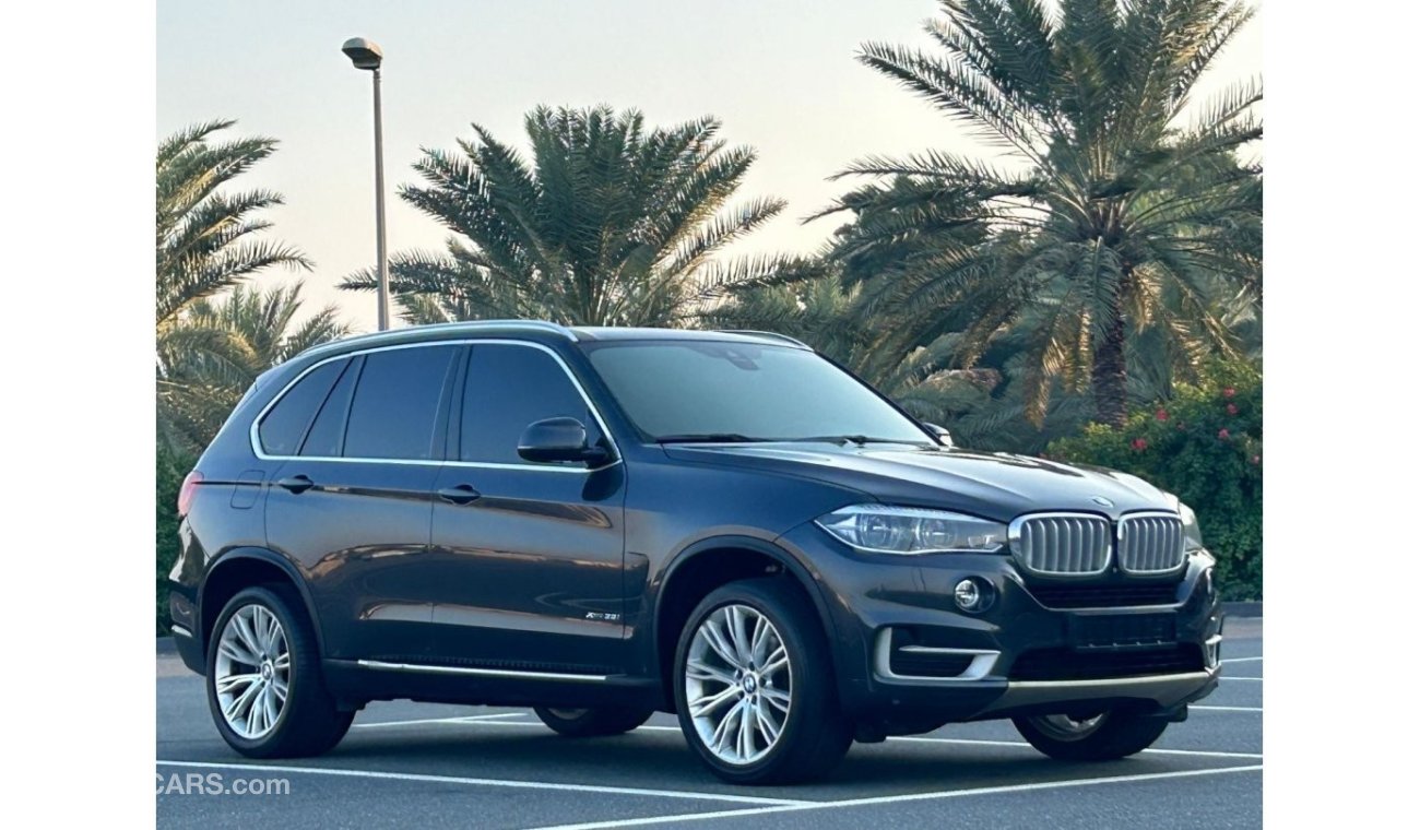 BMW X5 35i Exclusive BMW X5 2017 GCC // 2KEYS // ORGINAL PAINT // ACCIDENT FREE // PERFECT CONDITION