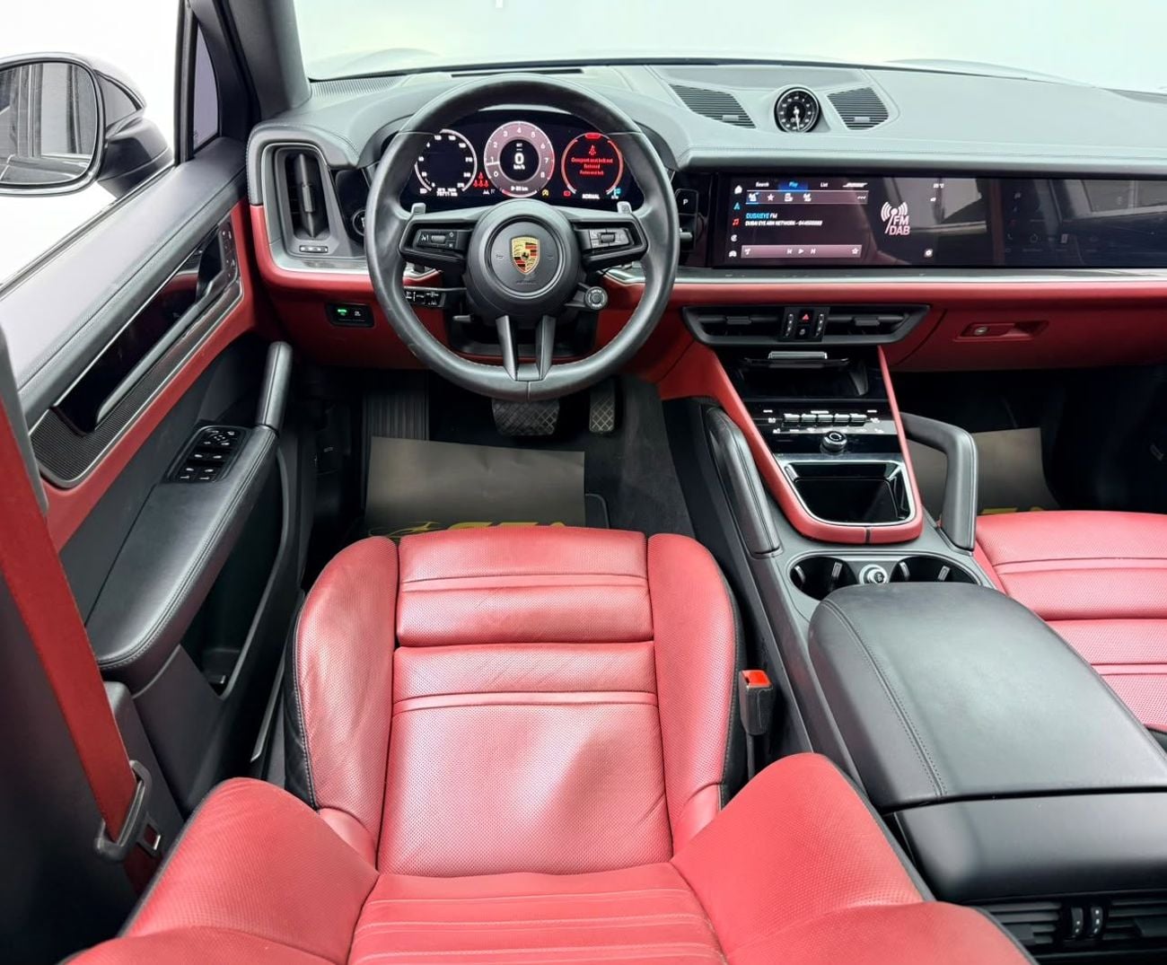 Porsche Cayenne Porsche Cayenne Coupe 2024 Porsche Cayenne Coupe, Porsche Warranty+Full Service History, GCC Specs.