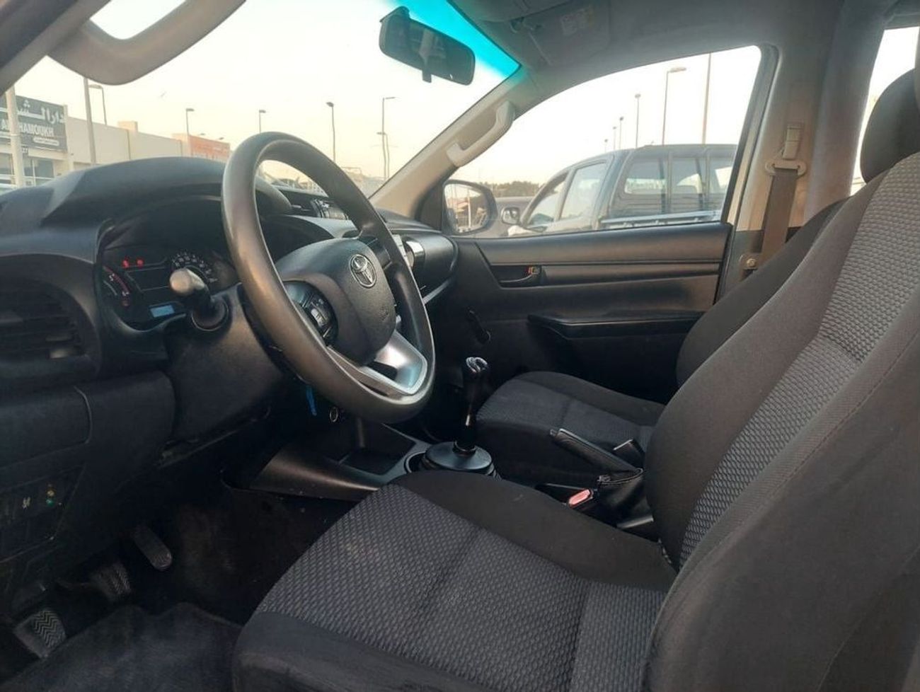 Toyota Hilux DC 2.4L 4WD DIESEL MANUAL TRANSMISSION