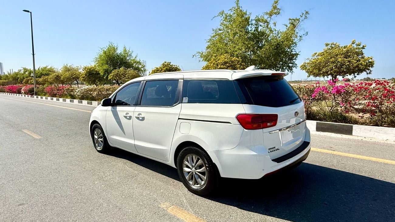 Kia Carnival EX 3.3L
