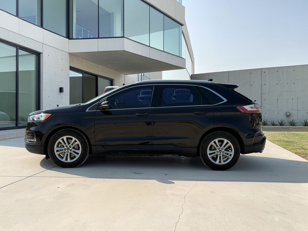 Ford Edge FORD EDGE 2.0L V4 ECOBOOST V4 A/T | 2019 | GCC SPECS | BLACK EXTERIOR | AED 640 per month