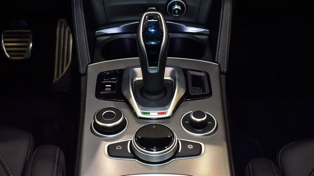 ألفا روميو ستيلفيو VELOCE 1,685/ Month | | Veloce | | Gargash Warranty and Service