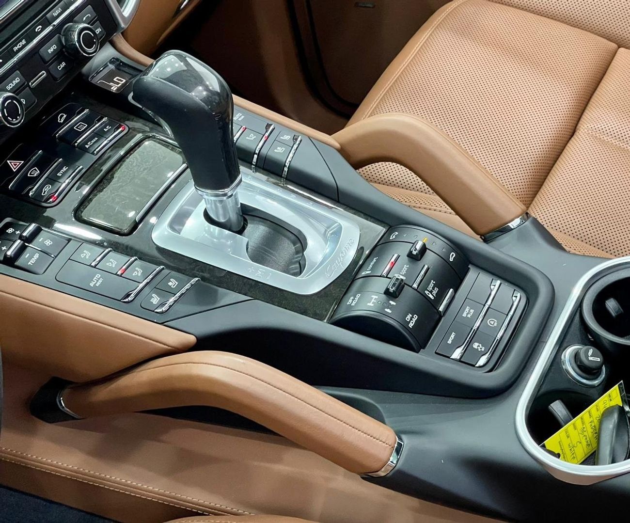 Porsche Cayenne 2016 Porsche Cayenne S, Warranty, Full Porsche Service History, Fully Loaded, GCC