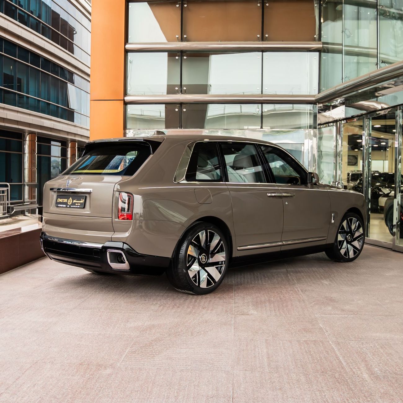 Rolls-Royce Cullinan 2026 ROLLS ROYCE CULLINAN ( SPECIAL COLOUR ) ( BRAND NEW ) ( GCC WITH WARRANTY+ SERVICE )