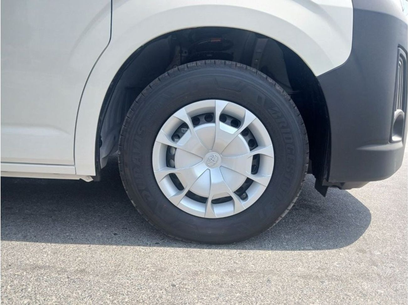 تويوتا هاياس ECT0003 - Toyota Hiace High Roof Passenger Van - 3.5L Petrol Auto White (Std)