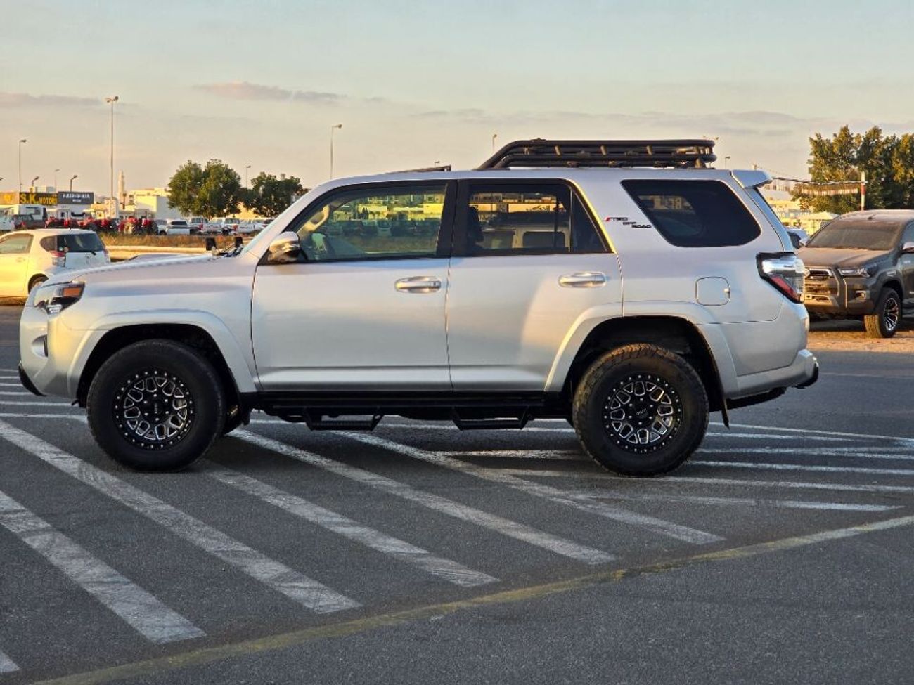 تويوتا Runner4 2022 Model TRD off Road sunroof, Push button and original leather seats