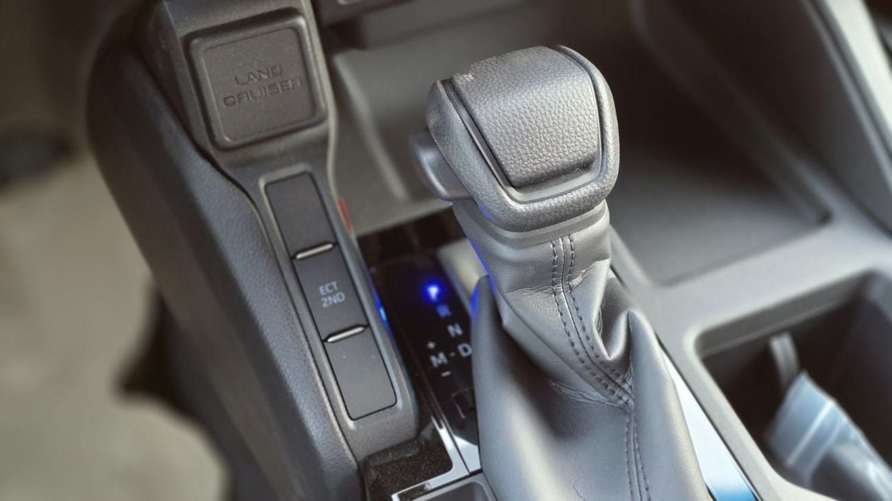 تويوتا برادو TOYOTA PRADO PETROL 2.4T   URBAN - E BASIC - 2025 MODEL - BLACK INSIDE BLACK