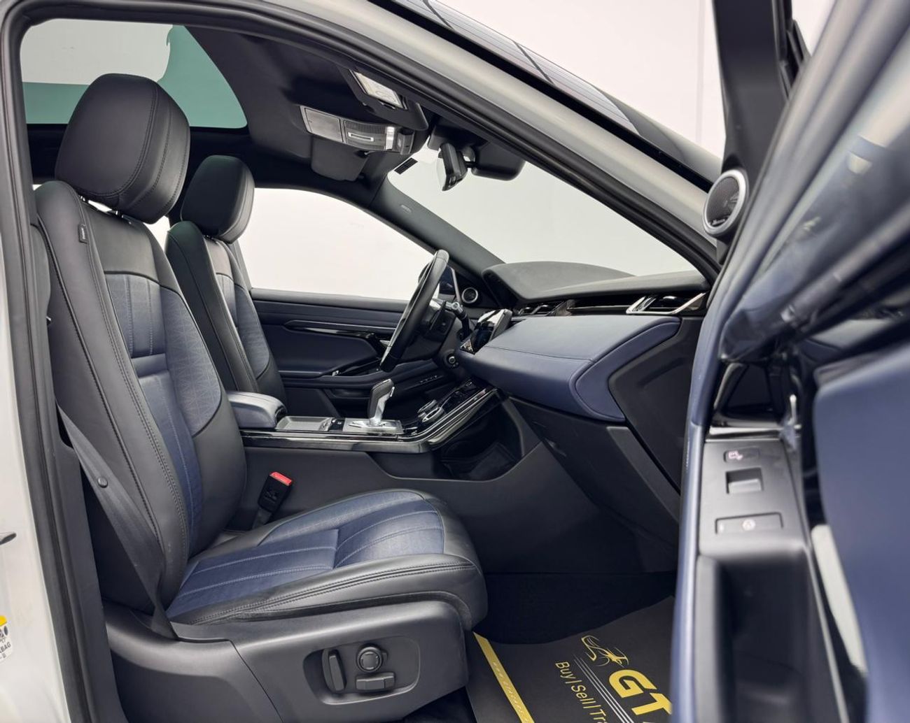 Land Rover Range Rover Evoque P250 R-Dynamic HSE 2.0L 2020 Range Rover Evoque P250 R-Dynamic HSE, 1 Year Warranty, Full Service Hi