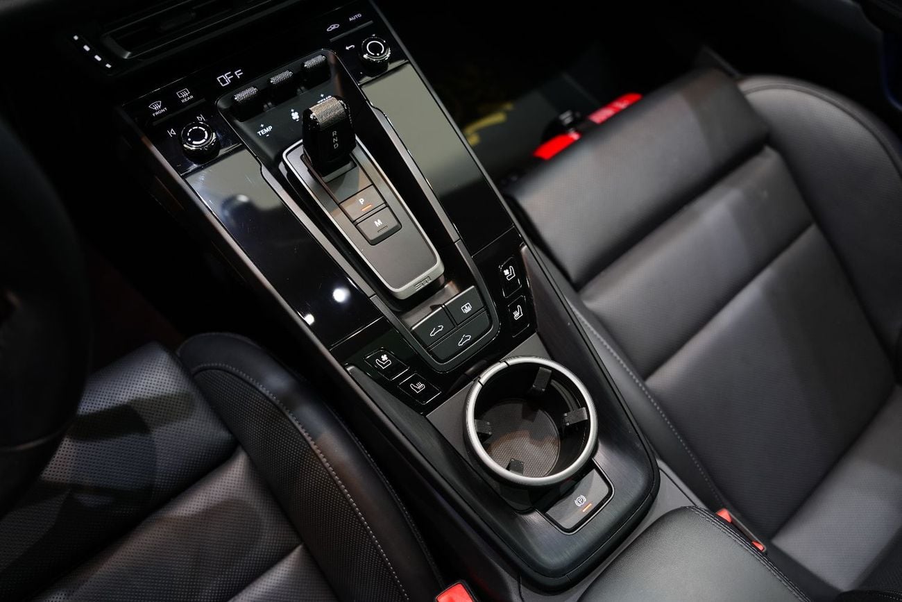 Porsche 911 Carrera GTS 3.0L (450 HP) Coupe Sport Chrono Package, Sport Exhaust System, Al Nabooda Warranty!!