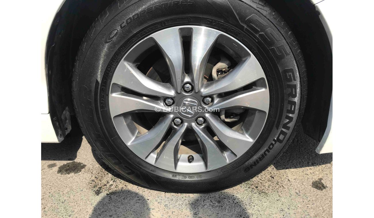 هوندا أكورد خليجي قابل للتصدير الى السعوديه