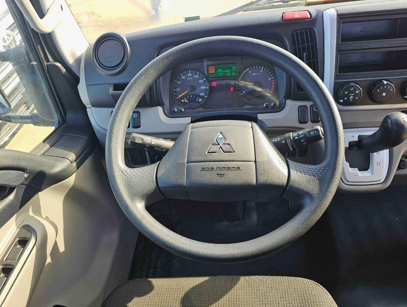 ميتسوبيشي فوسو كانتير CHASSIS EURO 5 / 3.8L V6 DIESEL A/T / 3 STR / CODE # CHASSIS