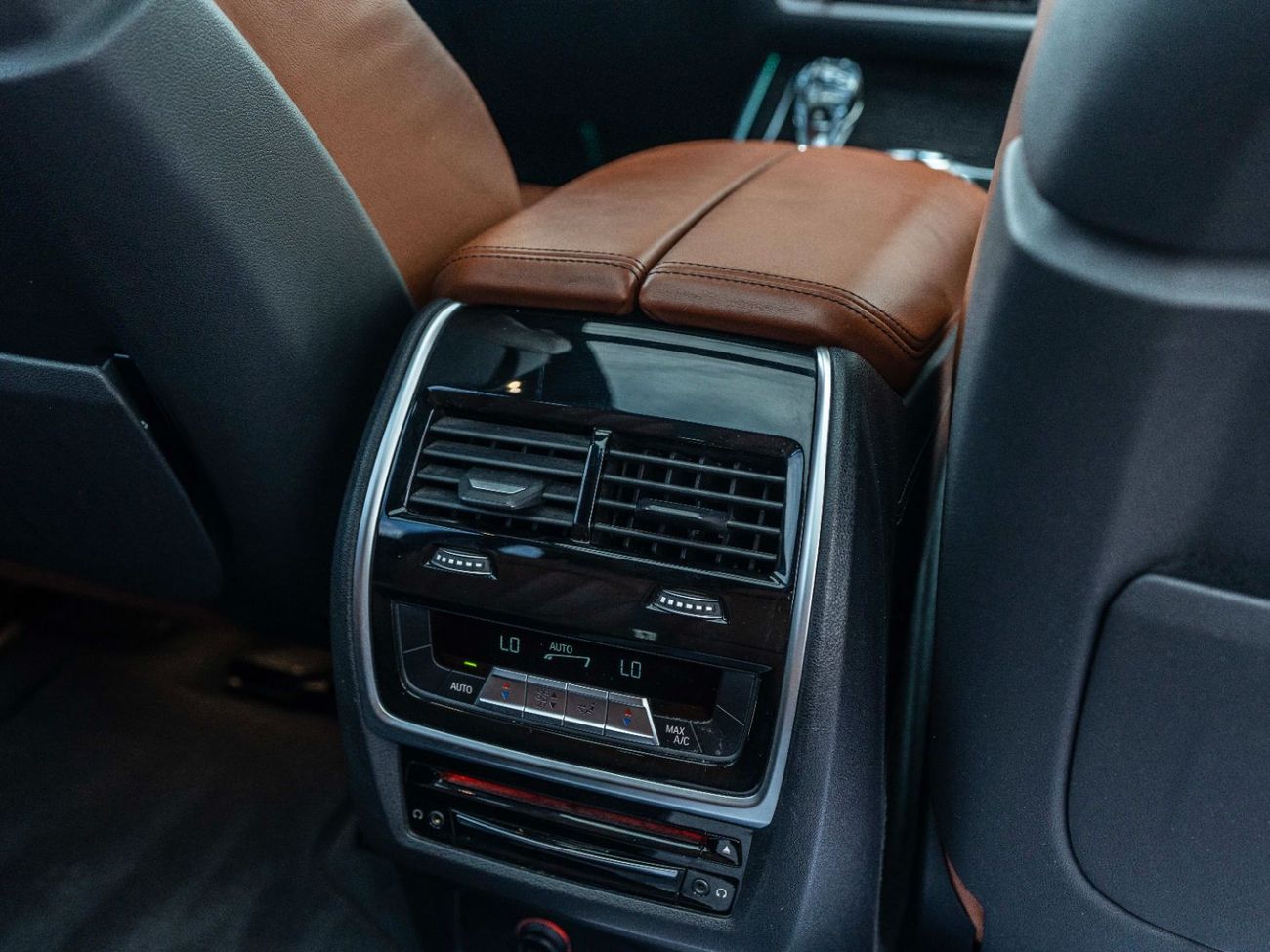 BMW X7 M50i 4.4L (523 HP)