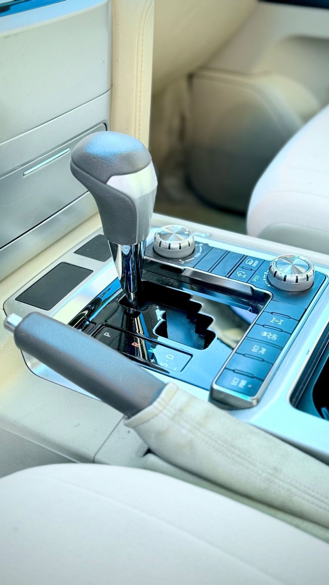 تويوتا لاند كروزر 