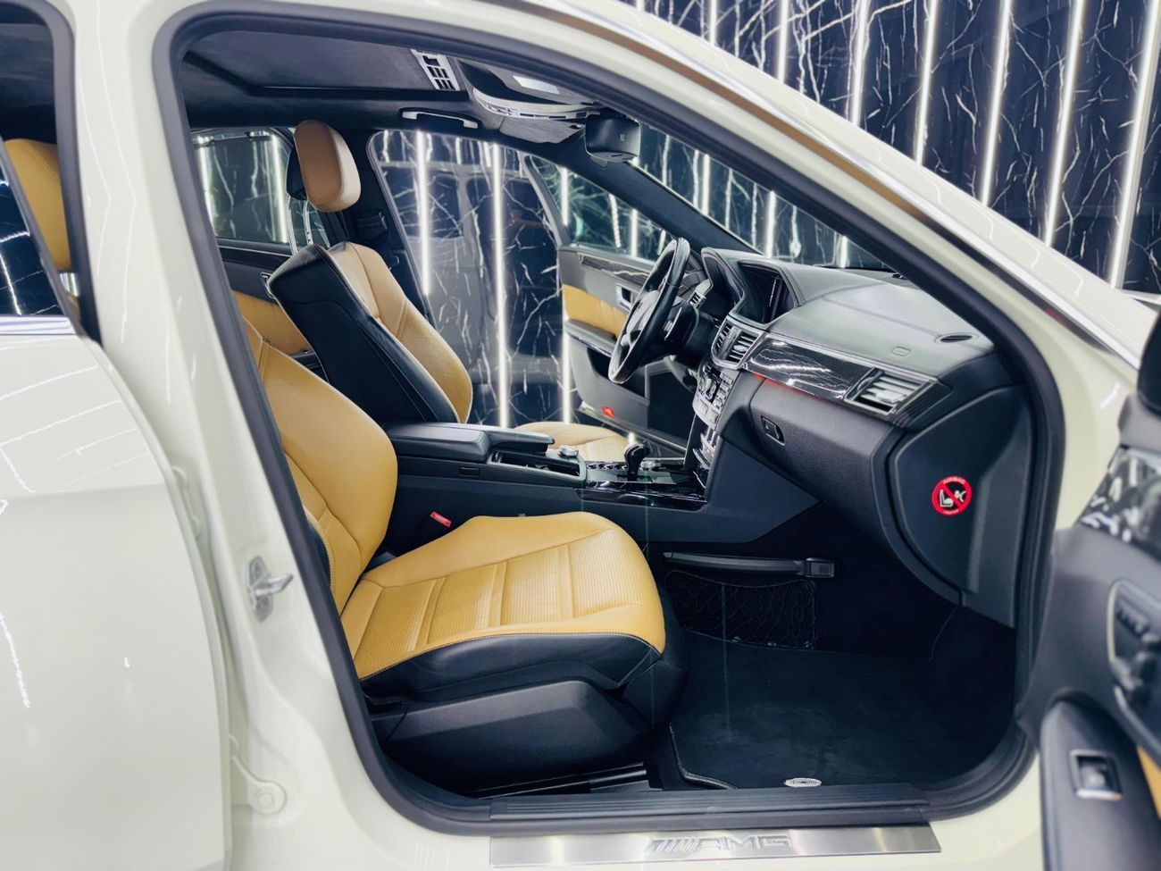 مرسيدس بنز E 63 AMG AMG 6.2L (518 HP) 2011 Mercedes Benz E63, 3 Years Mercedes Service Contract, Carbon Fiber Package, G