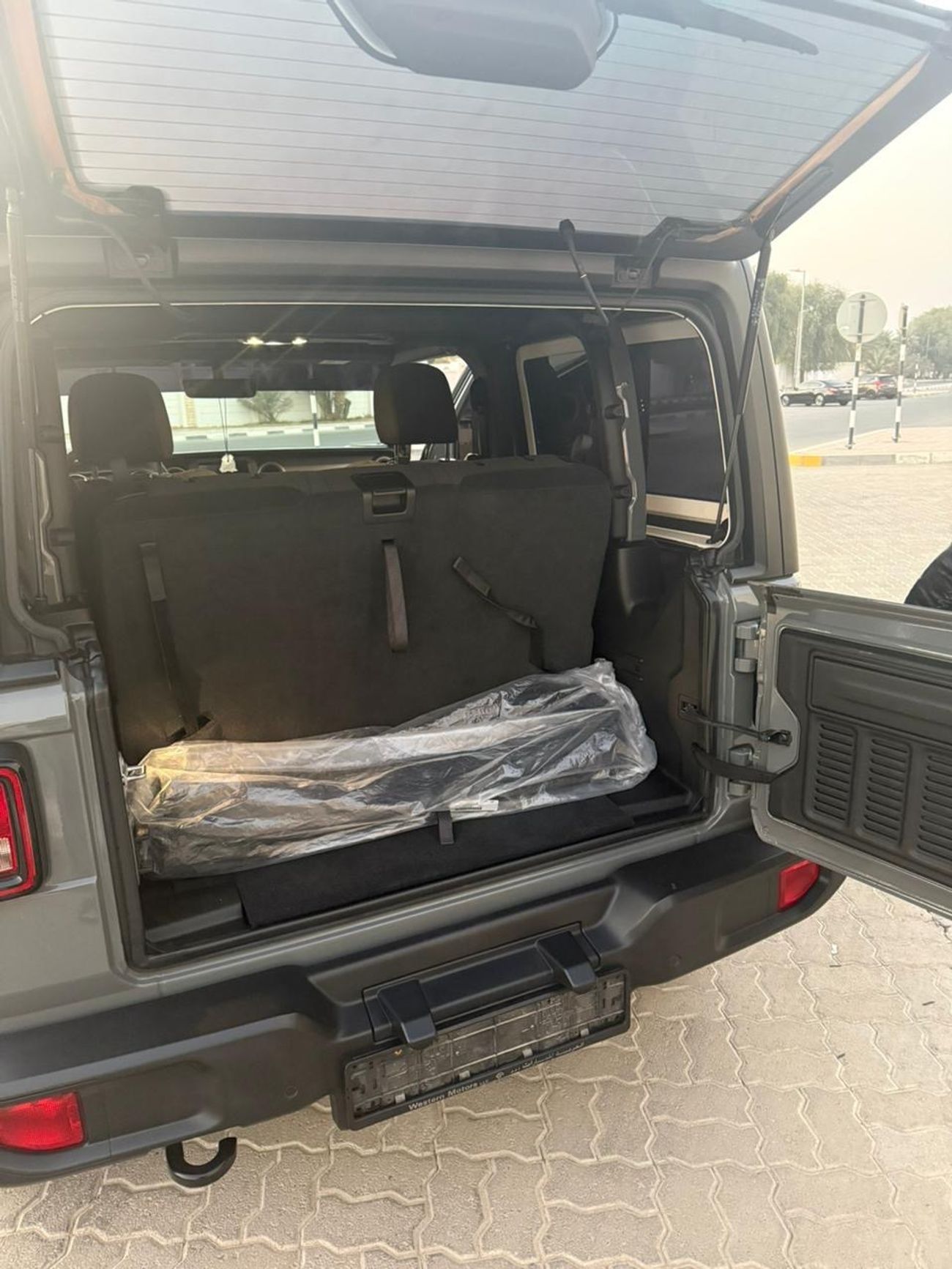 جيب رانجلر Sport 3.6L A/T (5 Seater)