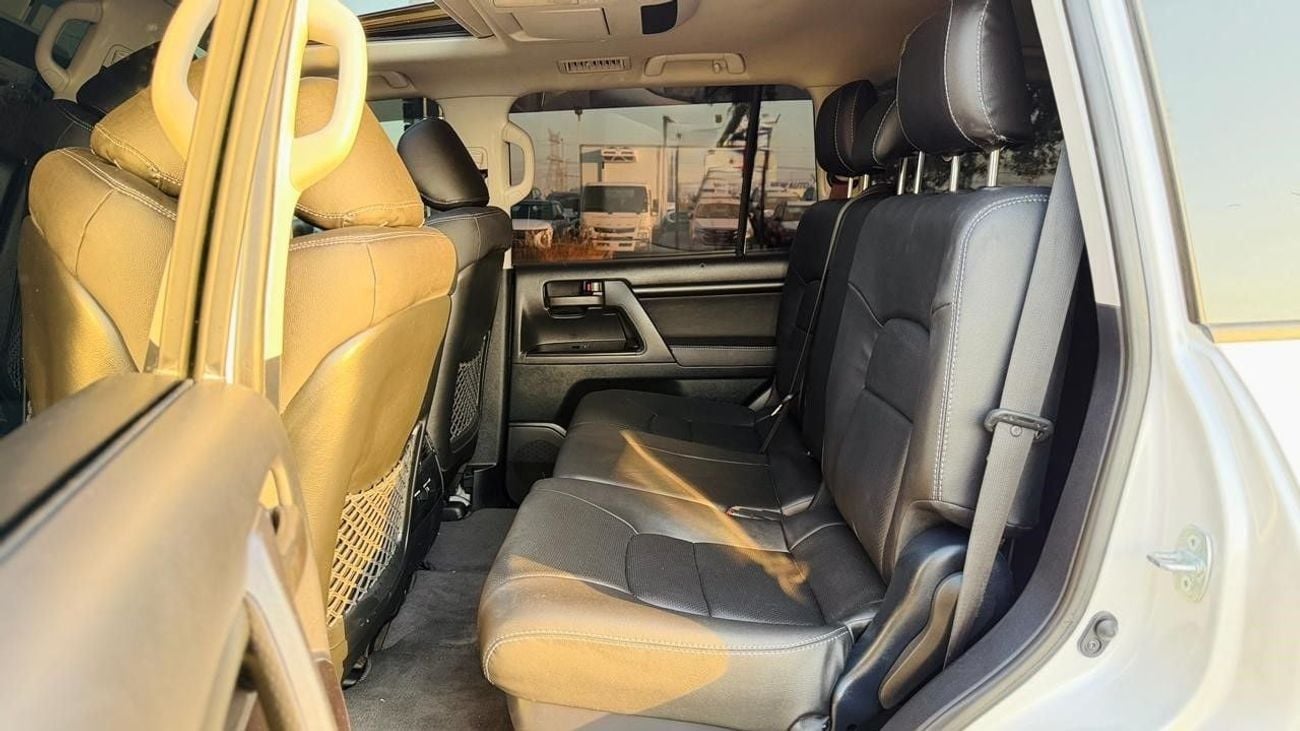 Toyota Land Cruiser PUSH START | V8 DIESEL ENGINE | SUNROOF | AUTOMATIC | PARKING SENSORS