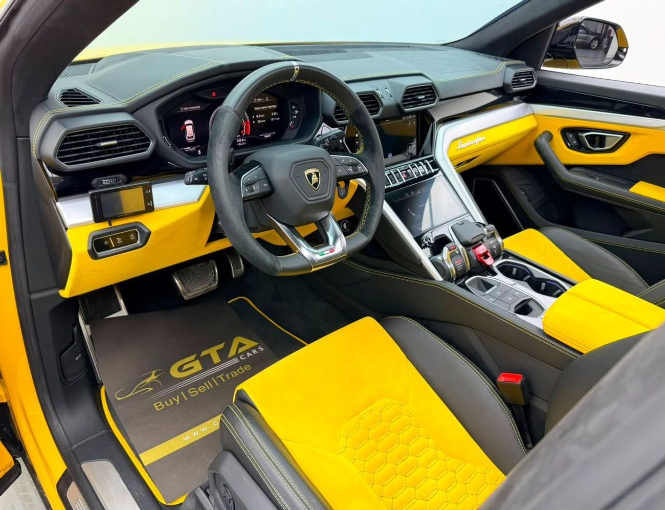 Lamborghini Urus STD 2020 Lamborghini Urus, Warranty, Full Lamborghini Service History, Very Low Km, Japanese